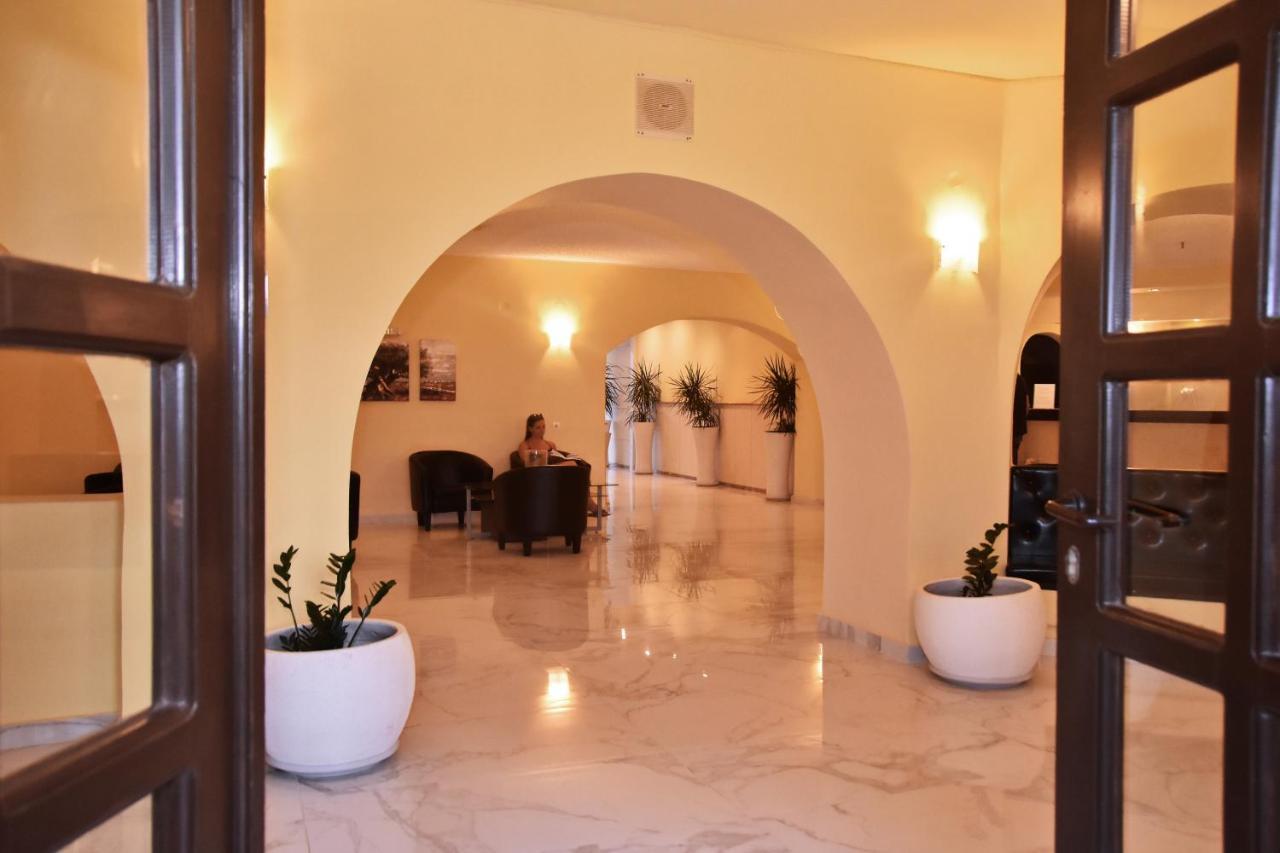 Ocean Heights View Hotel أنِساراس المظهر الخارجي الصورة
