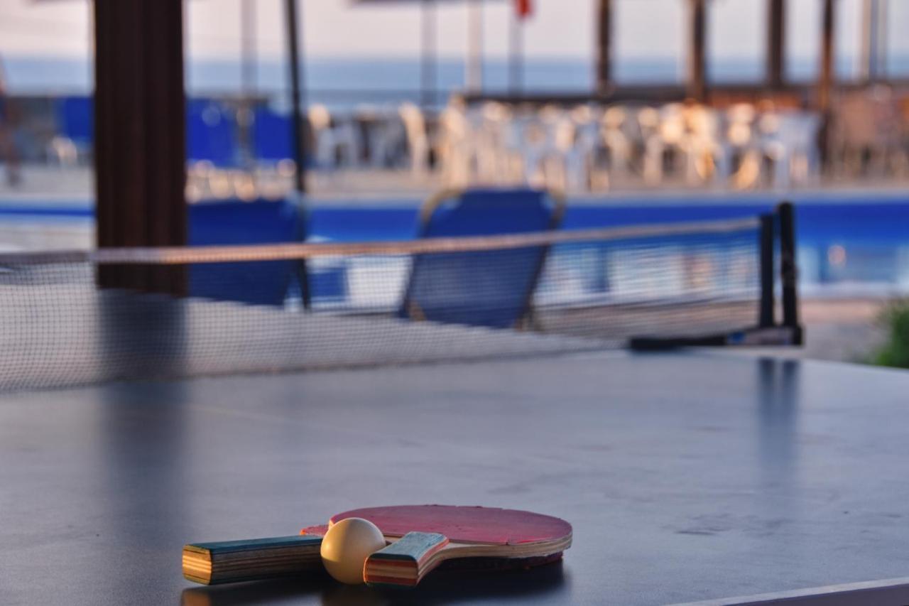 Ocean Heights View Hotel أنِساراس المظهر الخارجي الصورة